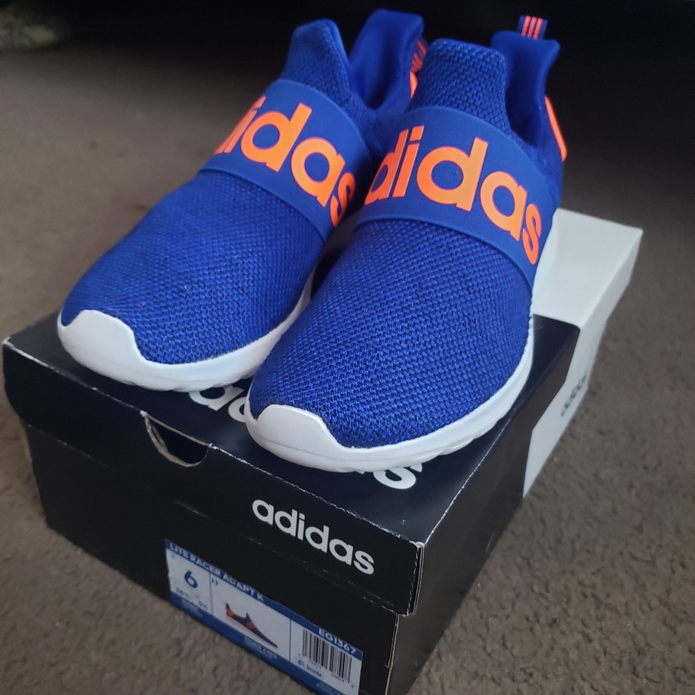 Adidas Sneakers